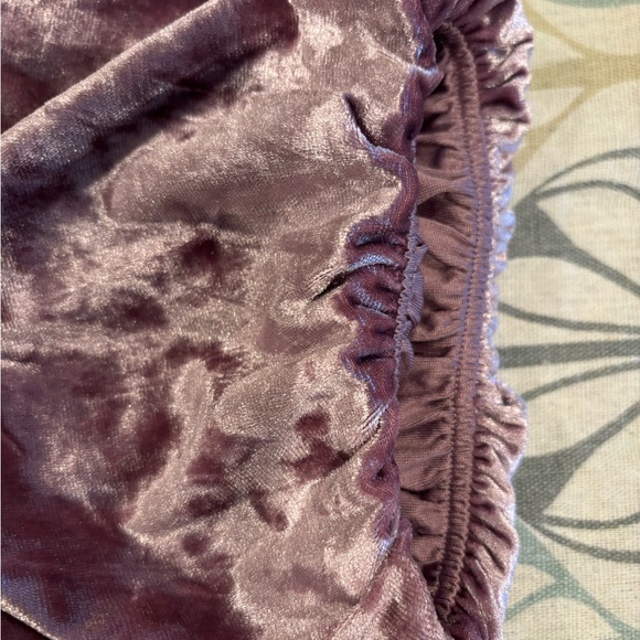 H & M lavender velour dress with elastic sleeves. Size 4/6. - Picture 4 of 5